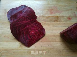 肉片炒甜菜头的做法步骤：2