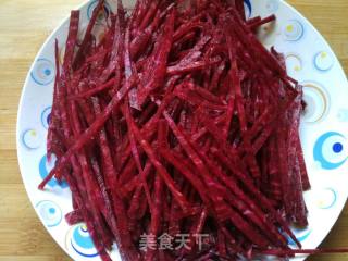 肉片炒甜菜头的做法步骤：3