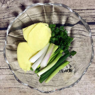 胡萝卜羊肉煲#肉肉厨的做法步骤：2