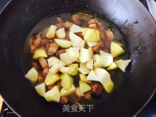 五花肉炖土豆的做法步骤：8