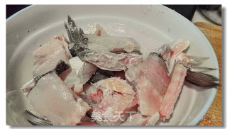 大蒜烧鱼排的做法步骤：2