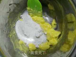 莲蓉一口酥的做法步骤：1