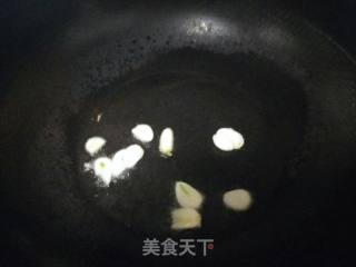荷兰豆炒腊肠的做法步骤：3