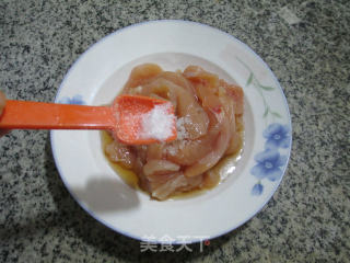 泡菜炒鸡柳的做法步骤：4