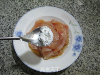泡菜炒鸡柳的做法步骤：5