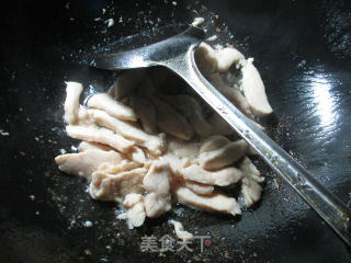 泡菜炒鸡柳的做法步骤：8