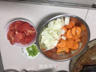 番茄萝卜炖牛腩的做法步骤：2