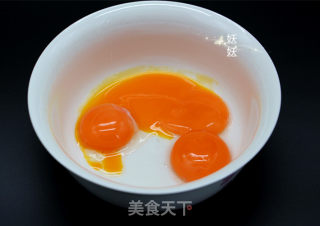 不塌不陷高颜值蒸蛋糕的做法步骤：2