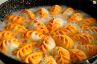 胡萝卜柳叶煎饺的做法步骤：19