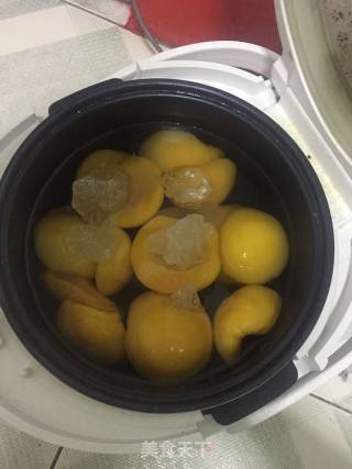 黄桃罐头的做法步骤：1