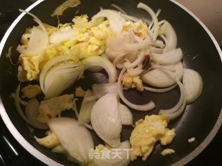 洋葱炒鸡蛋的做法步骤：7