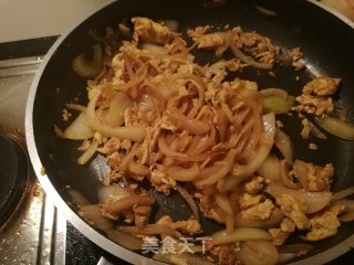 洋葱炒鸡蛋的做法步骤：8