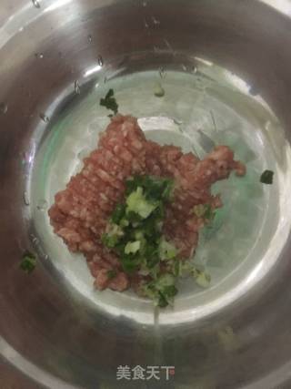 三鲜春卷的做法步骤：3