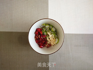 【尖椒肥肠】的做法步骤：3