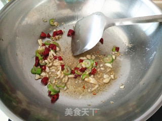 【尖椒肥肠】的做法步骤：4