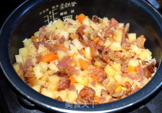 香肠土豆焖饭的做法步骤：9