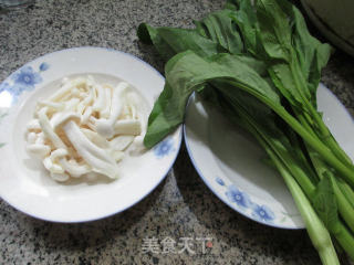 白玉菇炒油菜蕻的做法步骤：1