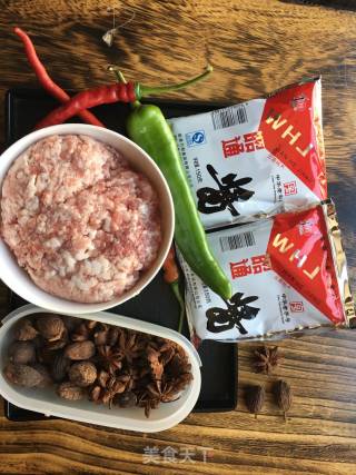 炒肉酱（杂酱帽子）的做法步骤：1