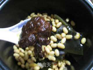 黄豆海带焖鸡翅根的做法步骤：6
