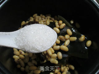 黄豆海带焖鸡翅根的做法步骤：7