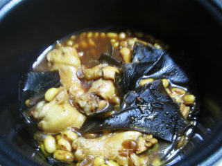 黄豆海带焖鸡翅根的做法步骤：11