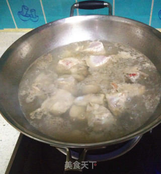 家的味道之两全其美排骨汤的做法步骤：3