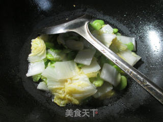 蚕豆炒白菜的做法步骤：9