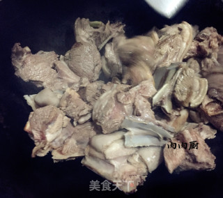 马蹄胡萝卜炖羊排#肉肉厨的做法步骤：8