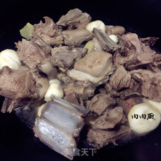 马蹄胡萝卜炖羊排#肉肉厨的做法步骤：9