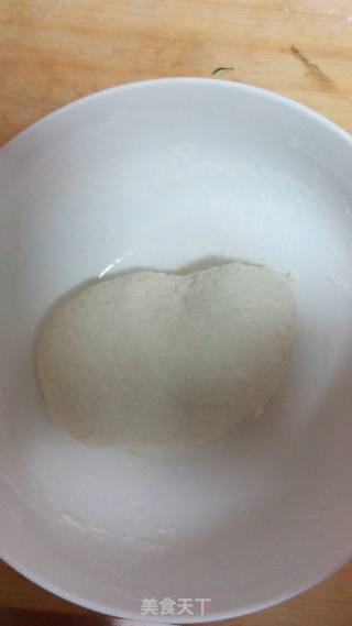 香酥葱油饼的做法步骤：2