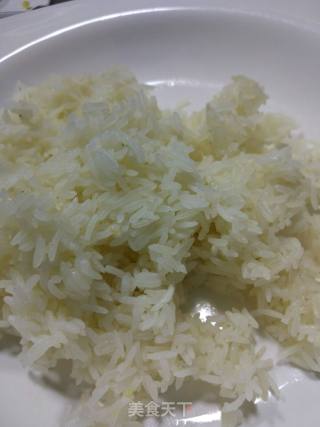酸菜牛肉炒饭的做法步骤：1