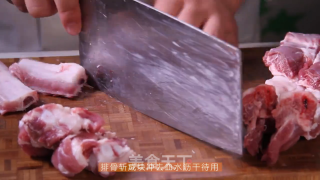 秘汁排骨的做法步骤：2