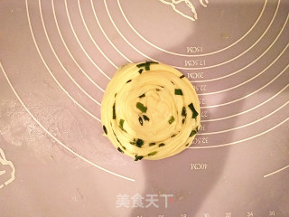 【葱油手抓饼】的做法步骤：9