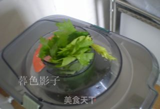 菠菜汁麻酱拌面的做法步骤：1