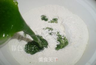 菠菜汁麻酱拌面的做法步骤：2