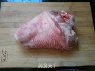 红烧肘子的做法步骤：1