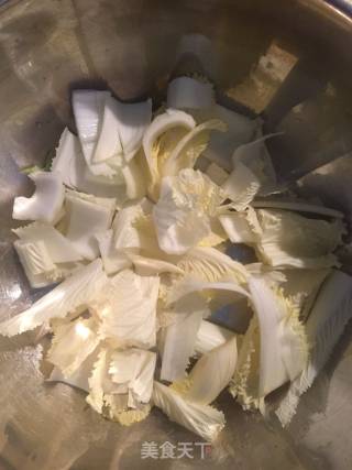 白菜肉卷的做法步骤：4