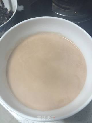 香喷喷的自制奶茶的做法步骤：5