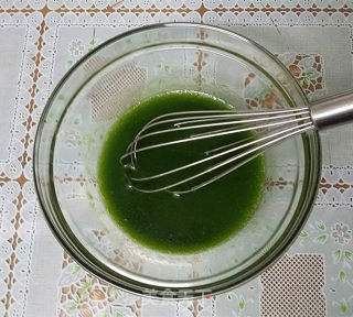 菠菜汁戚风蛋糕的做法步骤：3