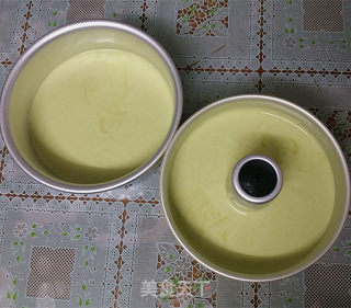 菠菜汁戚风蛋糕的做法步骤：13