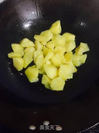冬季北方的御寒菜；笨鸡土豆炖的做法步骤：4