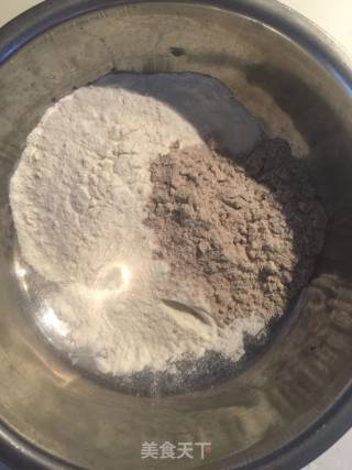 煎饼果子的做法步骤：1