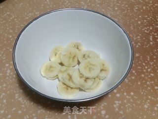 香蕉松饼的做法步骤：2