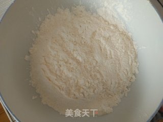 最简单的蛋糕——葡萄干麦芬的做法步骤：1