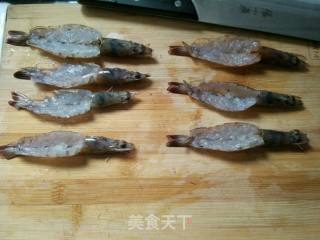 蒜蓉粉丝开背虾的做法步骤：1