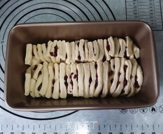 蔓越莓酸奶手撕包的做法步骤：11