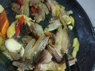 广东，腊肉炒茭白的做法步骤：5