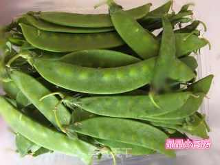 冬天来了，给家人餐桌加点绿色新鲜的鱿鱼四季豆的做法步骤：1