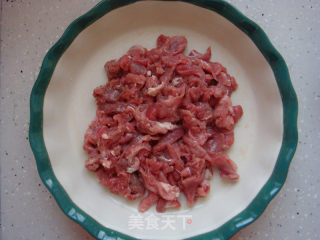 葱爆羊肉的做法步骤：2