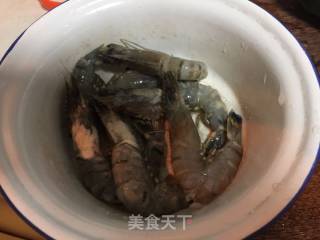 青萝卜丝炖虾的做法步骤：1